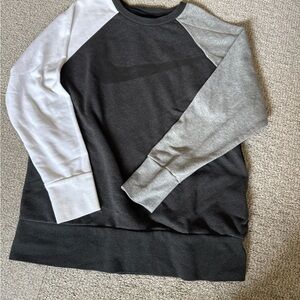 Nike Women's Black, Gray, and White Sweatshirt